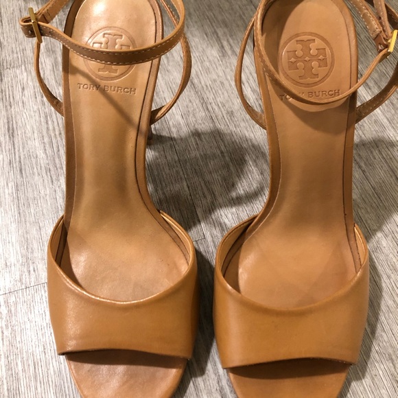 Tory Burch Tan Heels - Picture 3 of 4